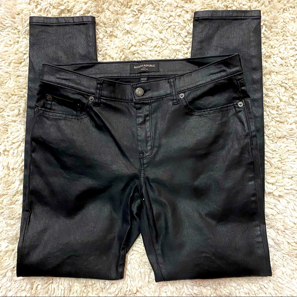 BANANA REPUBLIC LEATHER LOOK ALIKE!  28/6R